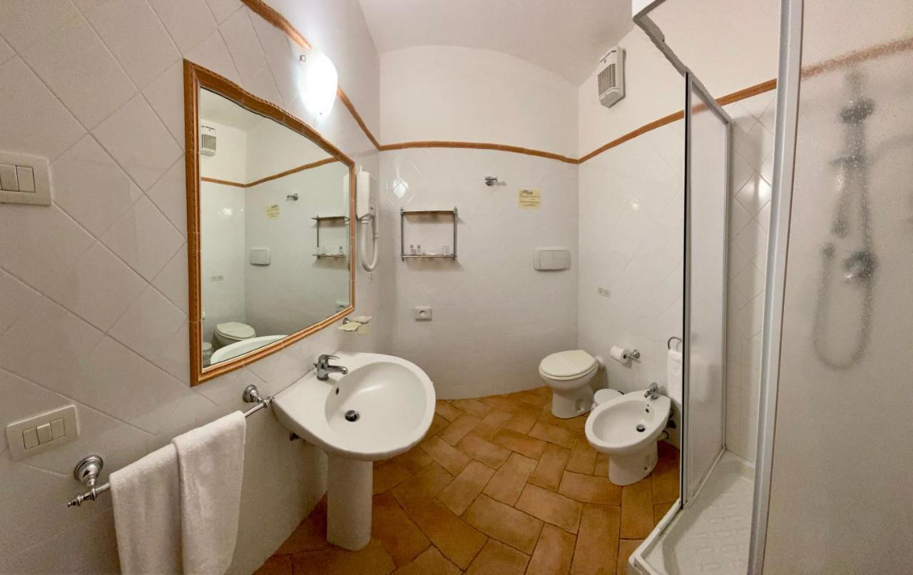 Hotel Ristorante Le Querciolaie Dei Ricci Fonteblanda Exteriör bild