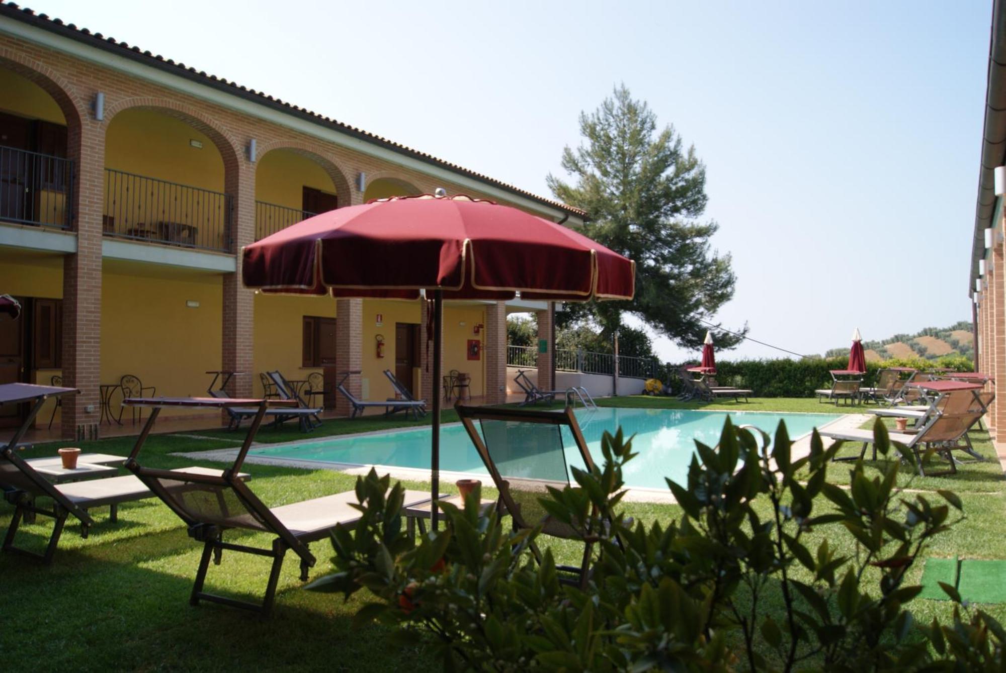 Hotel Ristorante Le Querciolaie Dei Ricci Fonteblanda Exteriör bild